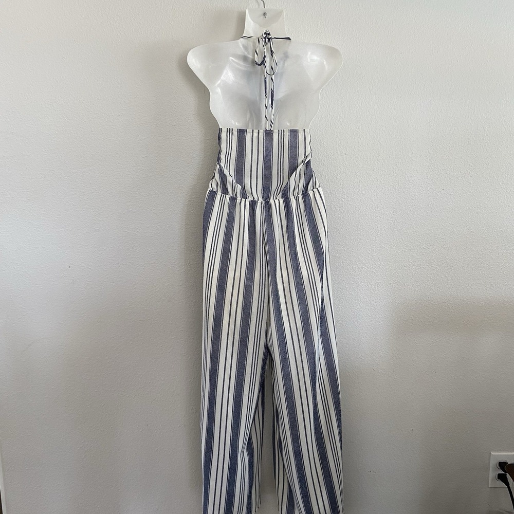 Emory Park‎ Women's Wide Leg Capri Romper Medium Navy White Strips Halter Top - Picture 2 of 9